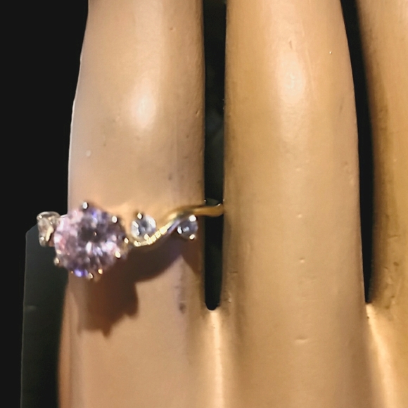 Ring - Picture 5 of 6